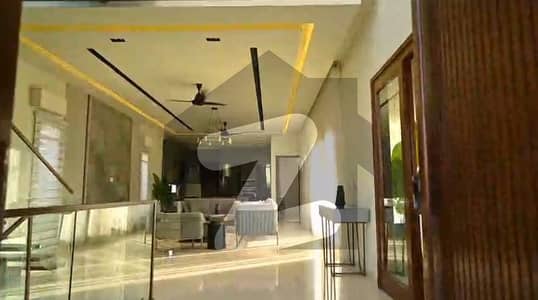 ڈی ایچ اے فیز 8 ڈی ایچ اے ڈیفینس,کراچی میں 5 کمروں کا 1 کنال مکان 22.5 کروڑ میں برائے فروخت۔