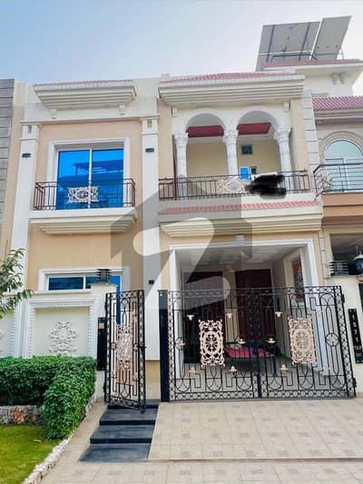 پارک ویو سٹی ۔ تولپ ایکسٹینشن بلاک پارک ویو سٹی,لاہور میں 4 کمروں کا 5 مرلہ مکان 2.3 کروڑ میں برائے فروخت۔