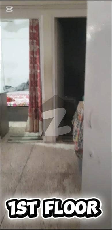 2 Bed Lounge 1st Floor Flat For Sale Umer Plaza, 11-C/1 North Karachi (Road Facing)