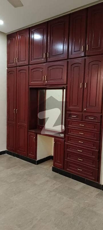 جی ۔ 11/1 جی ۔ 11,اسلام آباد میں 4 کمروں کا 6 مرلہ مکان 4.7 کروڑ میں برائے فروخت۔