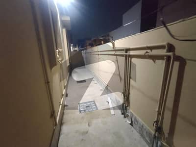 علامہ اقبال ٹاؤن لاہور میں 5 کمروں کا 10 مرلہ مکان 1.5 لاکھ میں کرایہ پر دستیاب ہے۔ علامہ اقبال ٹاؤن لاہور میں 5 کمروں کا 10 مرلہ مکان 1.5 لاکھ میں کرایہ پر دستیاب ہے۔