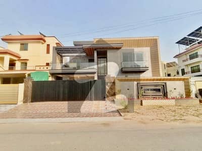 1 Kanal Brand New Luxury Modern Style House All Original Picture attached With Direct Meeting Available For Sale in Wapda Town