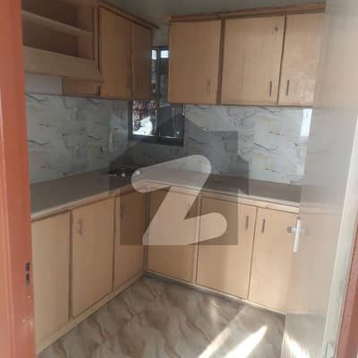 گلستانِِ جوہر ۔ بلاک 17 گلستانِ جوہر,کراچی میں 2 کمروں کا 4 مرلہ فلیٹ 25.0 ہزار میں کرایہ پر دستیاب ہے۔