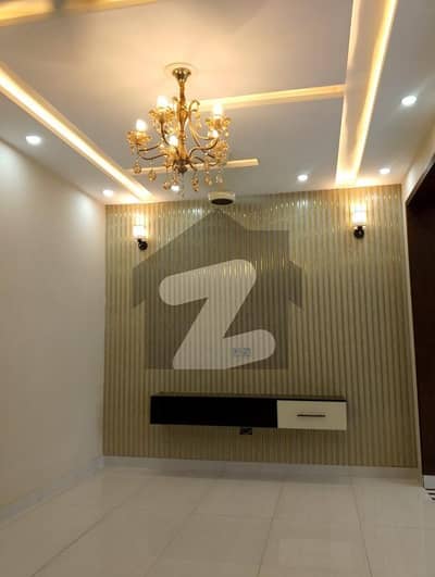 بحریہ ٹاؤن سیکٹرڈی بحریہ ٹاؤن,لاہور میں 3 کمروں کا 5 مرلہ مکان 80.0 ہزار میں کرایہ پر دستیاب ہے۔