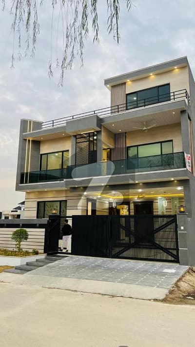 فیصل ٹاؤن فیز 1 - بلاک سی فیصل ٹاؤن فیز 1,فیصل ٹاؤن - ایف ۔ 18,اسلام آباد میں 4 کمروں کا 10 مرلہ مکان 5.5 کروڑ میں برائے فروخت۔