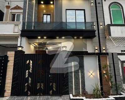 الرحمان گارڈن فیز 2 الرحمان گارڈن,لاہور میں 2 کمروں کا 3 مرلہ مکان 1.35 کروڑ میں برائے فروخت۔