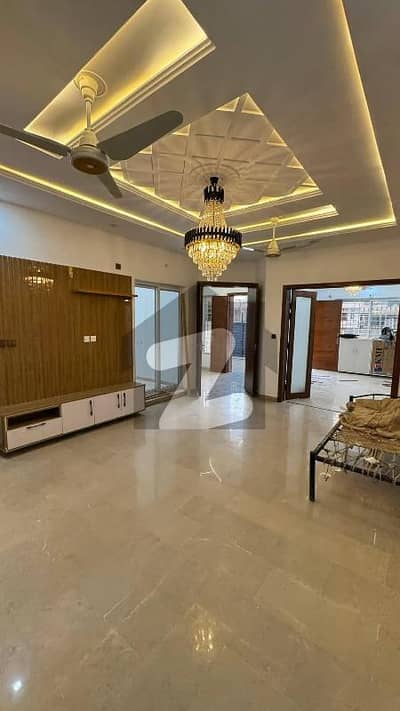 جی ۔ 14/4 جی ۔ 14,اسلام آباد میں 4 کمروں کا 1 کنال بالائی پورشن 1.5 لاکھ میں کرایہ پر دستیاب ہے۔