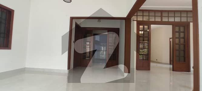 ڈی ایچ اے فیز 6 ڈی ایچ اے ڈیفینس,کراچی میں 4 کمروں کا 1 کنال مکان 15.6 کروڑ میں برائے فروخت۔