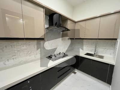 پیراگون سٹی لاہور میں 3 کمروں کا 5 مرلہ مکان 1.0 لاکھ میں کرایہ پر دستیاب ہے۔