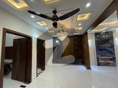 پیراگون سٹی لاہور میں 3 کمروں کا 5 مرلہ مکان 1.0 لاکھ میں کرایہ پر دستیاب ہے۔