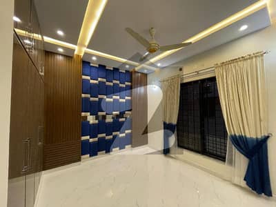 Paragon City Lahore Pakistan New House Near Park For Rent