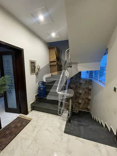 بحریہ آرچرڈ فیز 2 بحریہ آرچرڈ,لاہور میں 5 کمروں کا 8 مرلہ مکان 2.4 کروڑ میں برائے فروخت۔