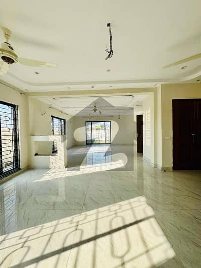 BRAND NEW 10 MARLA UPPER PORTION FOR RENT IN EDEN CITY