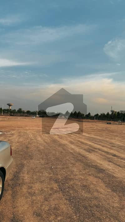 Commercial plots in Gulberg Greens Islamabad IT HUB