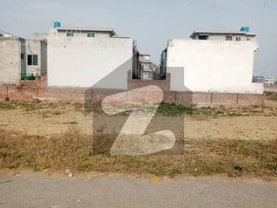 ڈی ایچ اے فیز 5 ۔ بلاک بی ایکسٹینشن ڈی ایچ اے فیز 5,ڈی ایچ اے ڈیفینس,لاہور میں 11 مرلہ رہائشی پلاٹ 1.75 کروڑ میں برائے فروخت۔