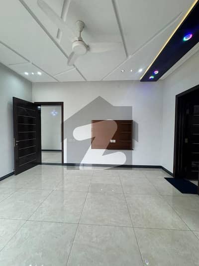 10 MARLA UPPER PORTION FOR RENT IN DHA PAHSE 8