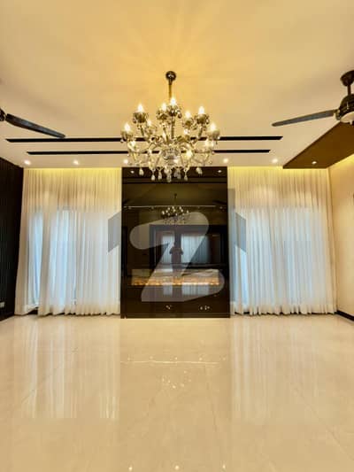 1 KANAL SAPRATE GATE INDEPENDENT UPPER PORTION FOR RENT