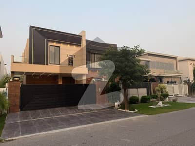 ڈی ایچ اے فیز 6 ڈیفنس (ڈی ایچ اے),لاہور میں 5 کمروں کا 1 کنال مکان 12.5 کروڑ میں برائے فروخت۔