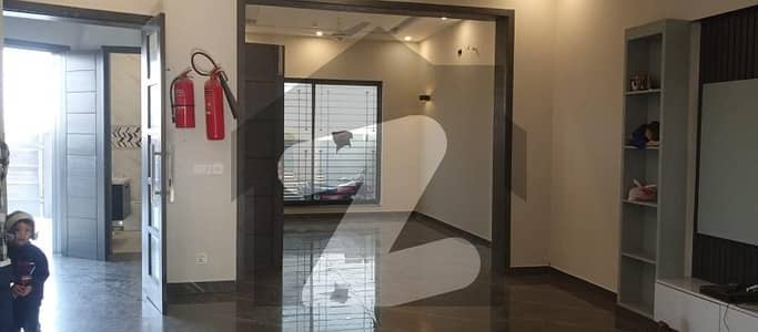 ڈی ایچ اے فیز 7 ڈیفنس (ڈی ایچ اے),لاہور میں 5 کمروں کا 10 مرلہ مکان 2.0 لاکھ میں کرایہ پر دستیاب ہے۔ ڈی ایچ اے فیز 7 ڈیفنس (ڈی ایچ اے),لاہور میں 5 کمروں کا 10 مرلہ مکان 2.0 لاکھ میں کرایہ پر دستیاب ہے۔