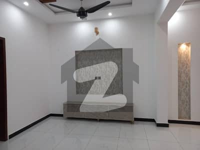 بحریہ ٹاؤن سیکٹر ای بحریہ ٹاؤن,لاہور میں 3 کمروں کا 5 مرلہ مکان 75.0 ہزار میں کرایہ پر دستیاب ہے۔