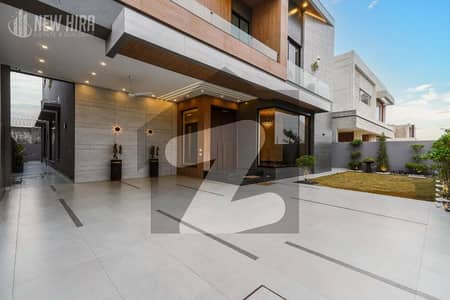 1 KANAL FULL LUXURIOUS HOUSE FOR RENT AT PRIME LOCATION OF DHA PHASE 6