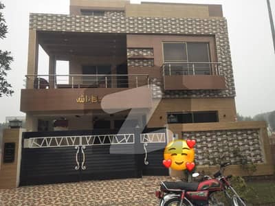 بحریہ آرچرڈ لاہور میں 5 کمروں کا 8 مرلہ مکان 2.0 کروڑ میں برائے فروخت۔