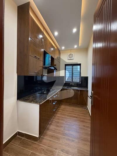 5 MARLA BRAND NEW ULTRA MODERN HOUSE FOR SALE