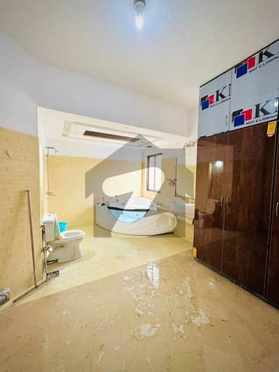 Centrally Located Lower Portion In Sui Gas Housing Society Is Available For Rent