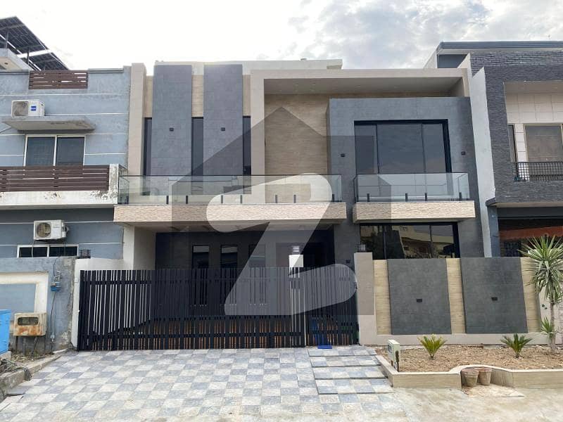 ایم پی سی ایچ ایس - بلاک سی 1 ایم پی سی ایچ ایس ۔ ملٹی گارڈنز,بی ۔ 17,اسلام آباد میں 5 کمروں کا 10 مرلہ مکان 5.3 کروڑ میں برائے فروخت۔ ایم پی سی ایچ ایس - بلاک سی 1 ایم پی سی ایچ ایس ۔ ملٹی گارڈنز,بی ۔ 17,اسلام آباد میں 5 کمروں کا 10 مرلہ مکان 5.3 کروڑ میں برائے فروخت۔