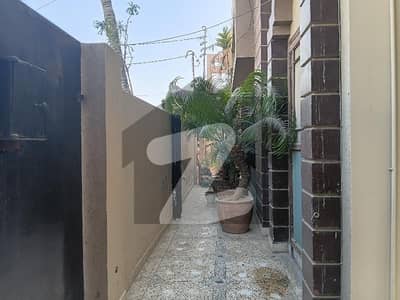 ڈی ایچ اے فیز 4 ڈی ایچ اے ڈیفینس,کراچی میں 3 کمروں کا 12 مرلہ زیریں پورشن 1.5 لاکھ میں کرایہ پر دستیاب ہے۔