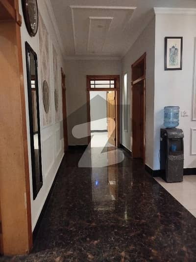 ای ۔ 11 اسلام آباد میں 9 کمروں کا 1 کنال مکان 6.5 لاکھ میں کرایہ پر دستیاب ہے۔