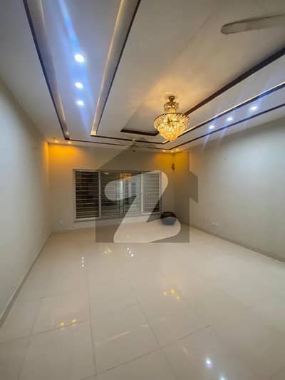 بحریہ ٹاؤن فیز 8 بحریہ ٹاؤن راولپنڈی,راولپنڈی میں 8 کمروں کا 15 مرلہ مکان 1.85 لاکھ میں کرایہ پر دستیاب ہے۔ بحریہ ٹاؤن فیز 8 بحریہ ٹاؤن راولپنڈی,راولپنڈی میں 8 کمروں کا 15 مرلہ مکان 1.85 لاکھ میں کرایہ پر دستیاب ہے۔