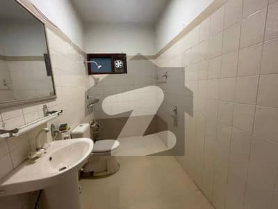 ڈی ایچ اے فیز 6 ڈی ایچ اے ڈیفینس,کراچی میں 1 کمرے کا 1 کنال زیریں پورشن 1.3 لاکھ میں کرایہ پر دستیاب ہے۔