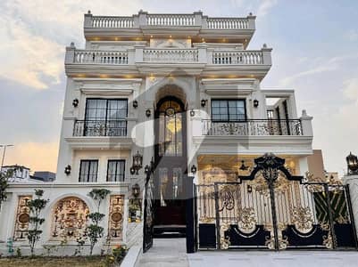 Facing Green Belt Ulrta Modern 10 Marla House For Sale @ 470,00,000