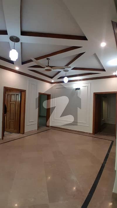 ای ۔ 11 اسلام آباد میں 4 کمروں کا 10 مرلہ مکان 2.35 لاکھ میں کرایہ پر دستیاب ہے۔