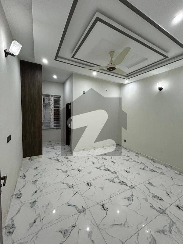 ائیرپورٹ ہاؤسنگ سوسائٹی - سیکٹر 4 ائیرپورٹ ہاؤسنگ سوسائٹی,راولپنڈی میں 2 کمروں کا 5 مرلہ زیریں پورشن 35.0 ہزار میں کرایہ پر دستیاب ہے۔ ائیرپورٹ ہاؤسنگ سوسائٹی - سیکٹر 4 ائیرپورٹ ہاؤسنگ سوسائٹی,راولپنڈی میں 2 کمروں کا 5 مرلہ زیریں پورشن 35.0 ہزار میں کرایہ پر دستیاب ہے۔