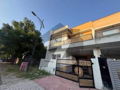 بحریہ انکلیو - سیکٹر این بحریہ انکلیو,بحریہ ٹاؤن,اسلام آباد میں 3 کمروں کا 5 مرلہ مکان 2.7 کروڑ میں برائے فروخت۔