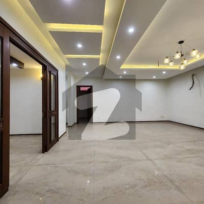 Brand New 500 Yards House For Rent 6 Bed Rooms Drawing Dining Lounge Basement