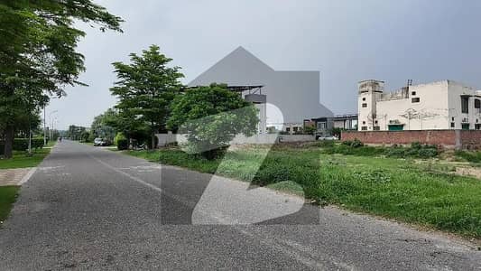 ڈی ایچ اے فیز9 پریزم - بلاک کیو ڈی ایچ اے فیز9 پریزم,ڈی ایچ اے ڈیفینس,لاہور میں 1 کنال رہائشی پلاٹ 3.2 کروڑ میں برائے فروخت۔