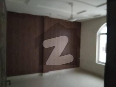 ایل ڈی اے ایوینیو ۔ بلاک ایف ایل ڈی اے ایوینیو,لاہور میں 7 کمروں کا 1 کنال مکان 2.5 لاکھ میں کرایہ پر دستیاب ہے۔