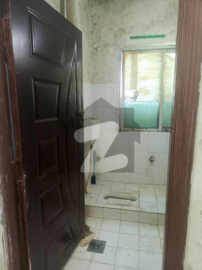 studio Flat For Rent 1 washroom 1 kitchen 1sth floor main markaz bechlour students and office purpose are required marble floor
