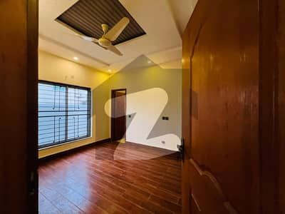 ڈی ایچ اے 9 ٹاؤن ڈیفنس (ڈی ایچ اے),لاہور میں 4 کمروں کا 8 مرلہ مکان 1.7 لاکھ میں کرایہ پر دستیاب ہے۔ ڈی ایچ اے 9 ٹاؤن ڈیفنس (ڈی ایچ اے),لاہور میں 4 کمروں کا 8 مرلہ مکان 1.7 لاکھ میں کرایہ پر دستیاب ہے۔