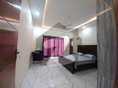 SEPRATE GATE ONE KANAL BEAUTIFULL UPPER POTION AVALIABLE FOR RENT IN DHA DEFANCE