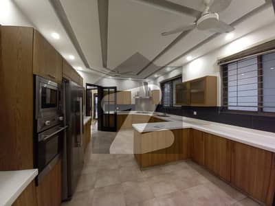 ONE KANAL BEAUTIFULL UPPER PORTION AVALIABLE FOR RENT IN DHA DEFANCE