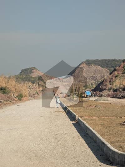 سی ۔ 14 اسلام آباد میں 1 کنال رہائشی پلاٹ 6.5 کروڑ میں برائے فروخت۔