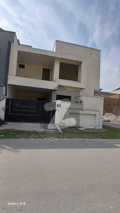 5 Marla Conner Grey Structure Available For Sale In Eden Orchard