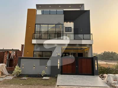 بوچ ایگزیکٹو ولاز - فیز 1 بش ایگزیکٹو ولاز,ملتان میں 5 کمروں کا 5 مرلہ مکان 85.0 ہزار میں کرایہ پر دستیاب ہے۔