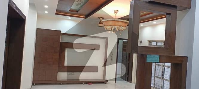 10 MARLA SLIGHTLY USED BEAUTIFUL BUNGALOW AVAILABLE FOR RENT