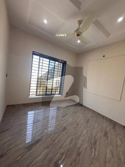 کوہستان انکلیو - بلاک ایف کوہستان انکلیو,واہ کینٹ,واہ میں 4 کمروں کا 5 مرلہ مکان 80.0 ہزار میں کرایہ پر دستیاب ہے۔