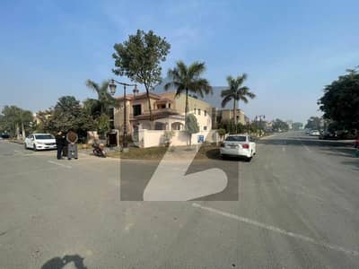 Corner & Located On 110ft Wide Road 1 Kanal Renovated House For Sale In Sector M-1